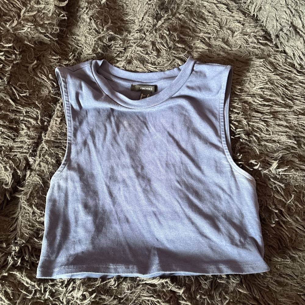 Trendy Sleeveless Lavender Crop Top